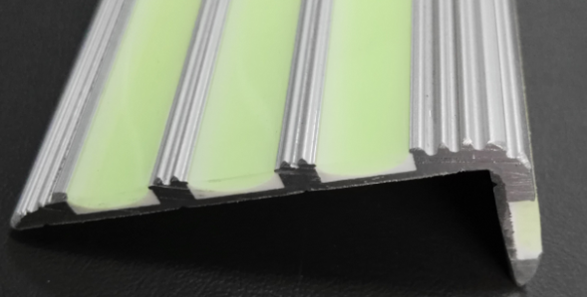 GN50-G500W  铝合金夜光楼梯止滑条